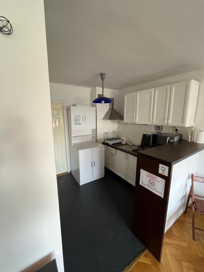 Uroczy Apartament Blisko Centrum Warszawa