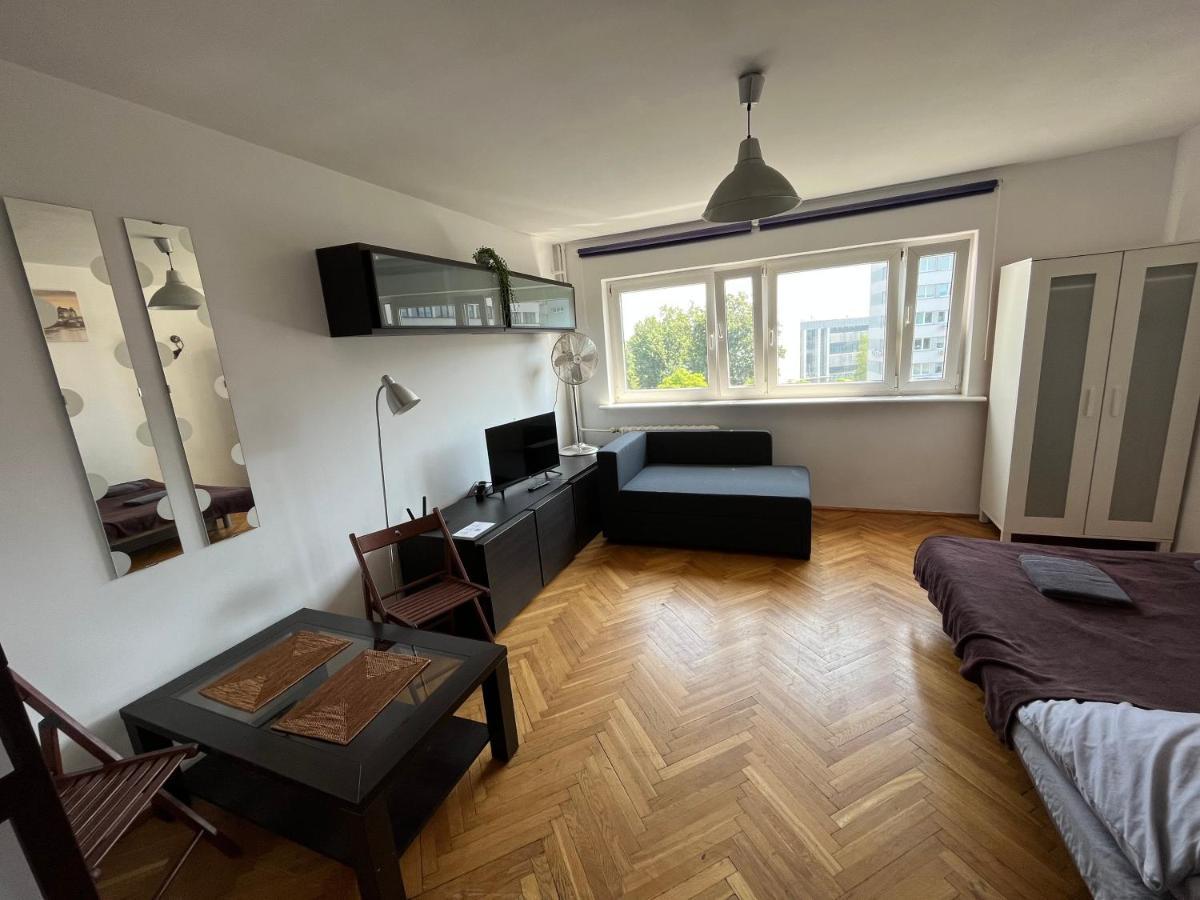 Uroczy Apartament Blisko Centrum Apartament